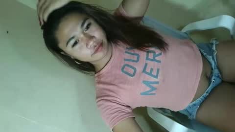 Snapshot of urasian_pinayxxx chatting on February 15, 2026, 4:20 am Alvie online show from February 15, 2026, 4:20 am