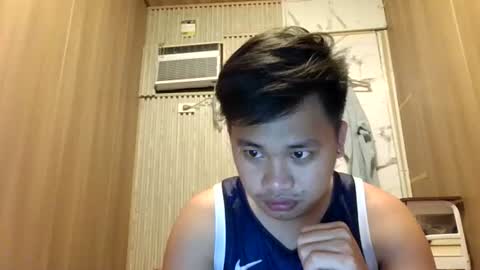 Snapshot of urasian_van chatting on June 14, 2026, 5:59 pm urasian_van online show from June 14, 2026, 5:59 pm