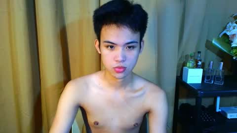 Snapshot of urasiancumboix2 chatting on October 22, 2025, 11:37 pm urasiancumboix2 online show from October 22, 2025, 11:37 pm