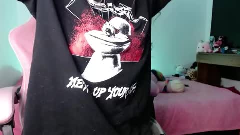 Danielle  online show from December 17, 2024, 9:39 am