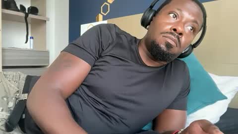 urbandick5 online show from April 1, 2026, 1:41 pm