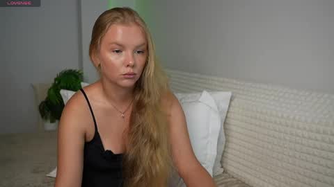 Snapshot of urblonde001 chatting on June 7, 2026, 11:30 pm Ksenia Pterson online show from June 7, 2026, 11:30 pm