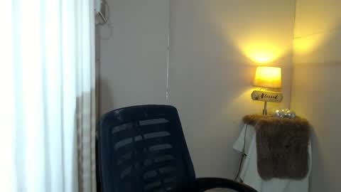 Snapshot of urcrushnextdoor_ chatting on March 5, 2025, 4:56 am urcrushnextdoor_ online show from March 5, 2025, 4:56 am