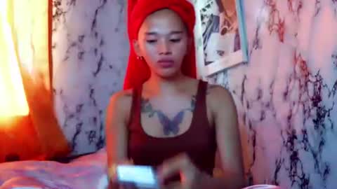 Sweetacyl online show from May 13, 2026, 4:43 am