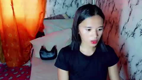 Sweetacyl online show from May 24, 2026, 7:46 am