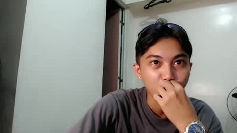 Snapshot of urdreamboy_prince chatting on June 10, 2026, 1:43 pm urdreamboy_prince online show from June 10, 2026, 1:43 pm