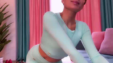 Jenny online show from October 18, 2025, 12:06 pm