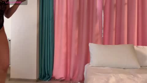 Jenny online show from April 11, 2026, 8:40 am