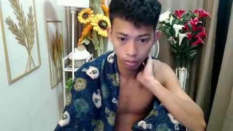Snapshot of urhotfuckingass chatting on May 17, 2026, 10:39 pm richard online show from May 17, 2026, 10:39 pm