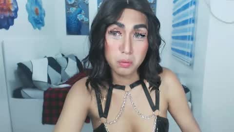 urhotsapphire online show from April 13, 2026, 2:33 pm