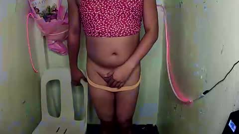 urhottie_bella online show from October 26, 2025, 6:03 pm