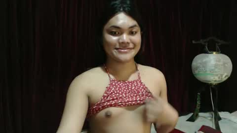 urhottie_bella online show from March 4, 2026, 2:45 pm