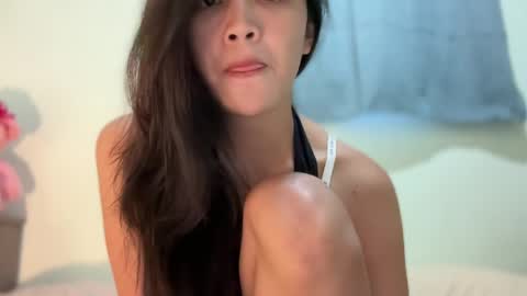 Snapshot of urkatiecookie chatting on June 5, 2026, 3:02 am Amira online show from June 5, 2026, 3:02 am