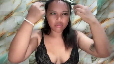 Snapshot of urlady_kitty chatting on December 2, 2025, 11:37 am hottie kitty online show from December 2, 2025, 11:37 am