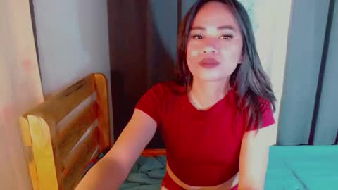 urlovely_che online show from November 11, 2025, 2:44 am
