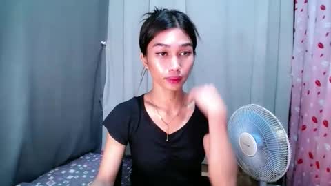 urloverjasmine_xx online show from May 15, 2026, 11:01 pm