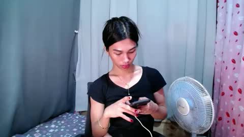 urloverjasmine_xx online show from May 15, 2026, 11:12 pm