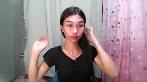 urloverjasmine_xx online show from May 18, 2026, 1:13 am
