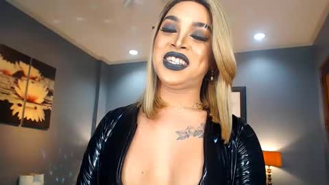 UrMajestyTyra online show from February 4, 2025, 6:25 am