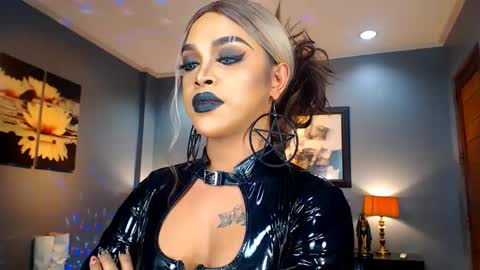 UrMajestyTyra online show from February 5, 2025, 6:46 am