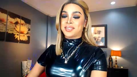 UrMajestyTyra online show from February 17, 2025, 4:53 am