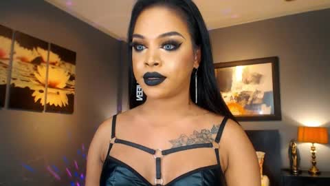 Snapshot of urmajestytyra chatting on April 18, 2026, 2:04 am UrMajestyTyra online show from April 18, 2026, 2:04 am