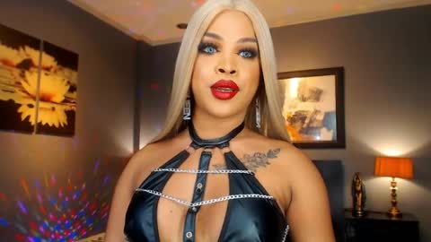 Snapshot of urmajestytyra chatting on May 14, 2026, 12:50 am UrMajestyTyra online show from May 14, 2026, 12:50 am