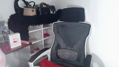 Lhea online show from February 10, 2026, 11:03 am