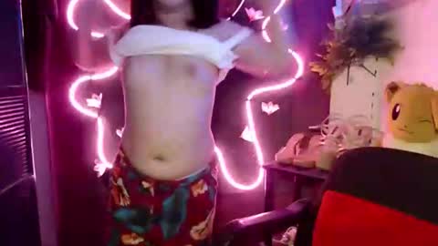 Pia online show from November 13, 2025, 11:47 pm