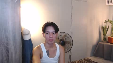 Snapshot of urpinoyasianx chatting on February 23, 2025, 3:18 pm Mel online show from February 23, 2025, 3:18 pm