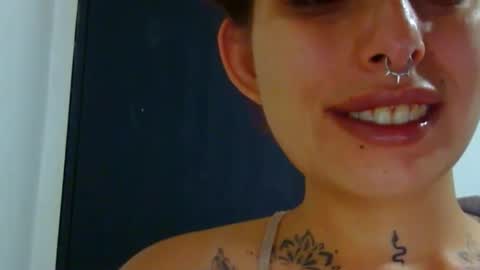 Aniie online show from September 15, 2025, 11:21 am