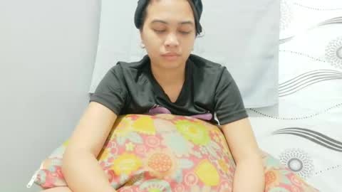 Snapshot of ursexy_pinay_skinny chatting on May 3, 2026, 4:51 am im jenny online show from May 3, 2026, 4:51 am