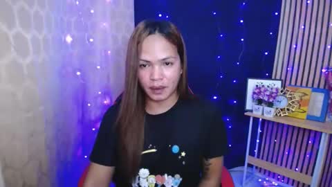 yanie online show from December 13, 2024, 2:05 pm