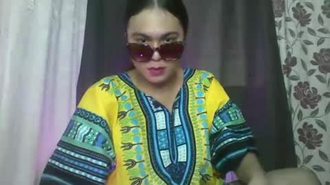 YOURGIRLCAMILLA online show from November 9, 2025, 8:12 am