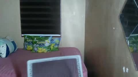 Bella Miles Olivia online show from May 26, 2026, 12:12 pm