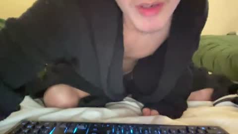 urztrulyy_ online show from June 28, 2026, 1:44 am