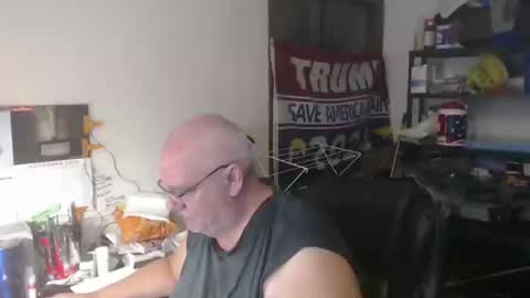 Eric online show from November 5, 2025, 2:11 am