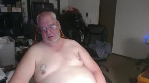 Snapshot of usgoober chatting on April 25, 2026, 2:03 am Eric online show from April 25, 2026, 2:03 am