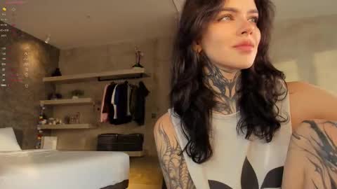 Eva online show from December 5, 2025, 9:51 am