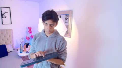 UYUKIE online show from October 7, 2025, 12:02 pm