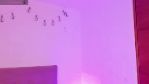 v1cky_ online show from February 15, 2026, 12:07 am