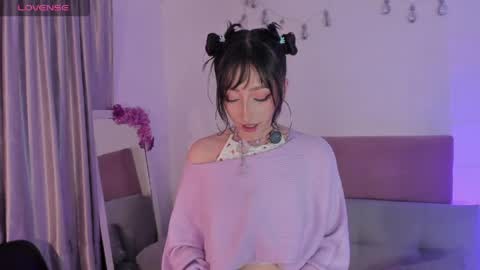 v1cky_ online show from May 19, 2026, 11:11 pm