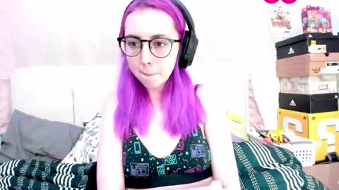 Snapshot of v3n0mb1t3z chatting on February 21, 2025, 5:13 am kermit online show from February 21, 2025, 5:13 am