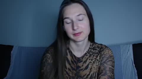 Valensiya online show from May 10, 2026, 6:13 pm