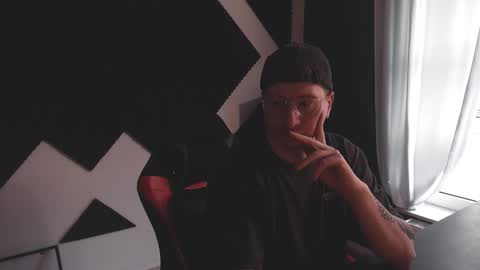 vacation__ online show from March 18, 2026, 4:21 pm