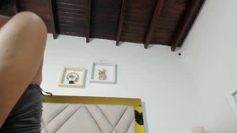 vahioleth  online show from February 11, 2025, 7:16 pm