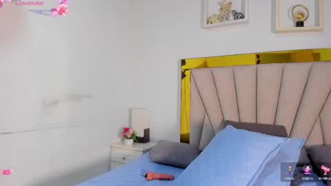 vahioleth  online show from September 27, 2025, 3:33 am