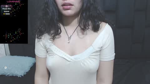 Snapshot of vainilla_cam chatting on January 8, 2025, 4:55 am Vainilla online show from January 8, 2025, 4:55 am
