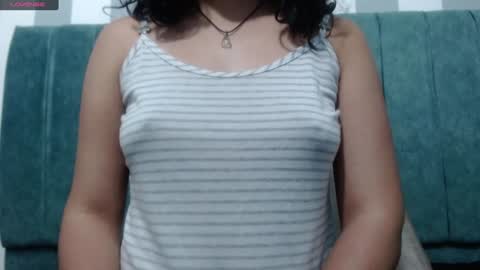 Snapshot of vainilla_cam chatting on February 8, 2025, 2:04 am Vainilla online show from February 8, 2025, 2:04 am