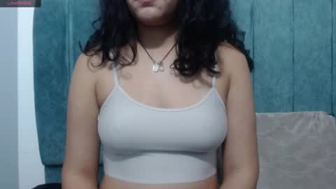 Snapshot of vainilla_cam chatting on February 10, 2025, 1:57 am Vainilla online show from February 10, 2025, 1:57 am